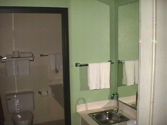 Country Inn & Suites bath